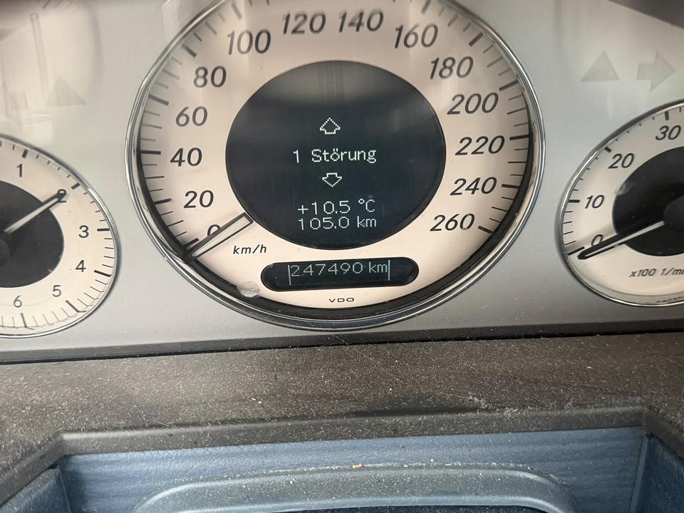 Mercedes Benz E 320 2004 — photo 12