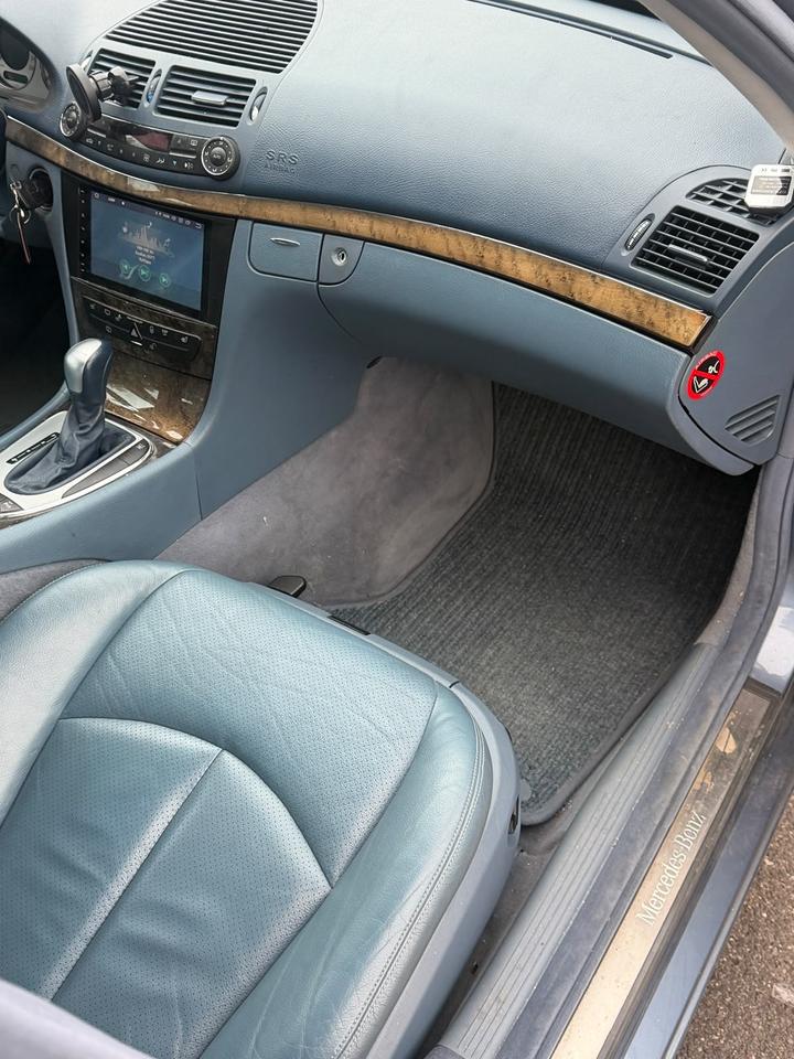 Mercedes Benz E 320 2004 — photo 14