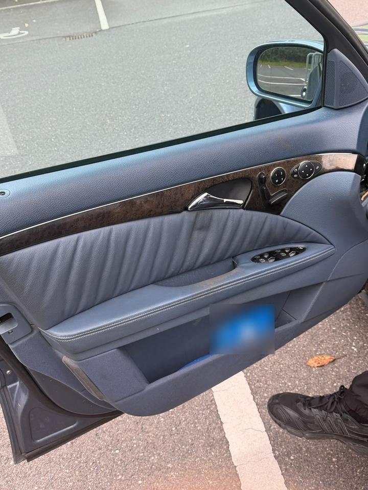 Mercedes Benz E 320 2004 — photo 9