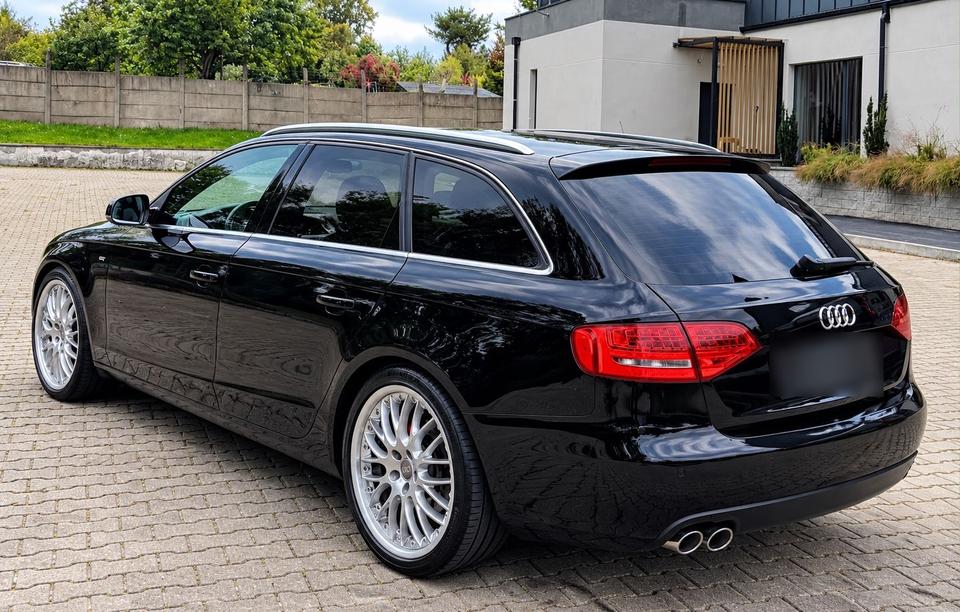 Audi A4 2010 — interior