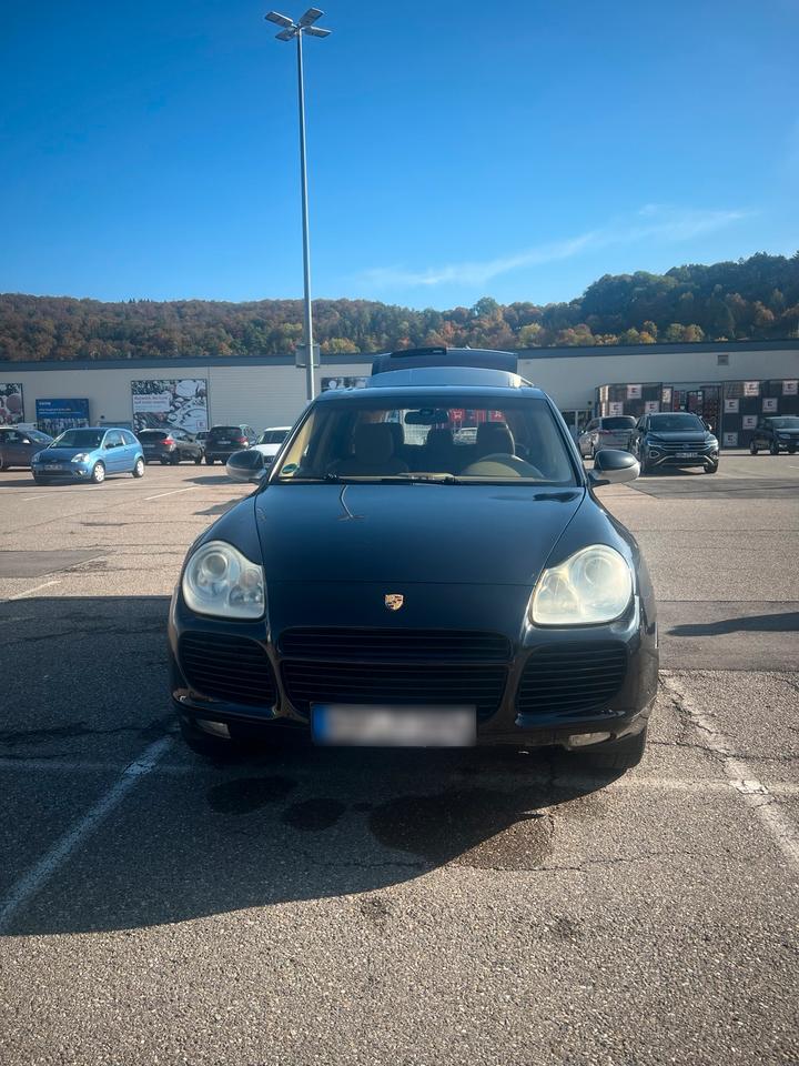 Porsche Cayenne 2004 — rear view