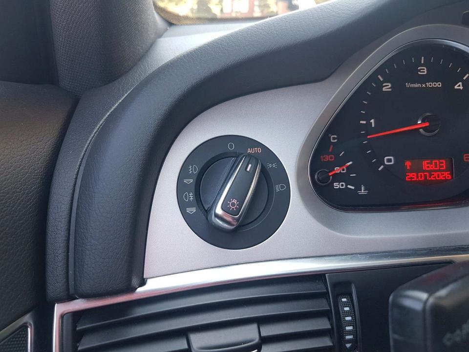 Audi A6 2010 — photo 10