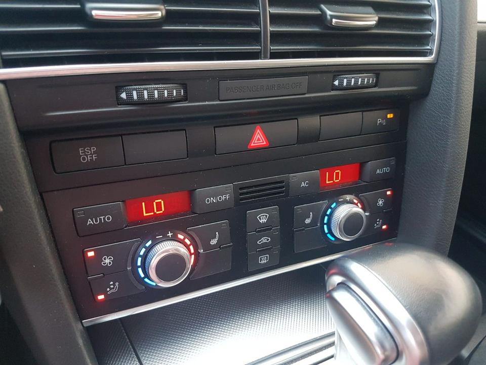 Audi A6 2010 — photo 19