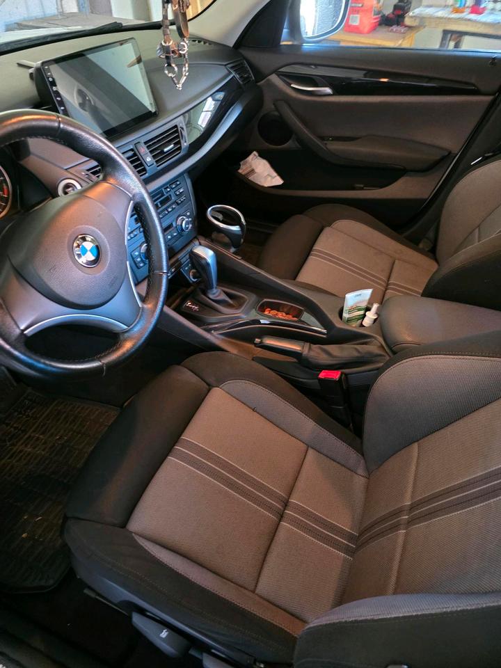 BMW X1 2011 — photo 8