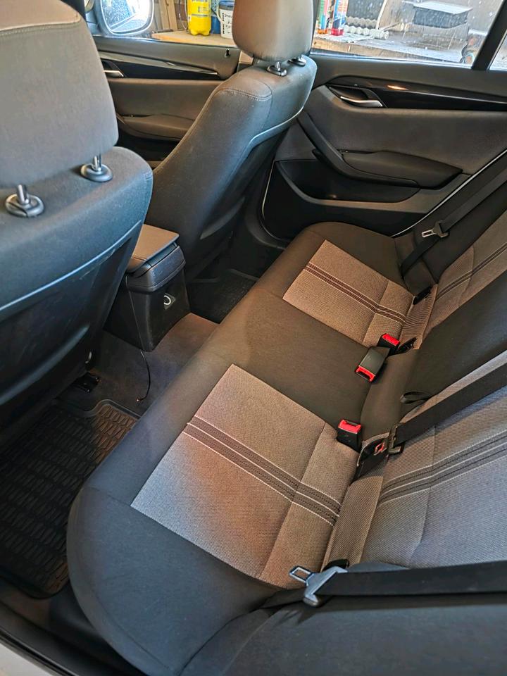 BMW X1 2011 — photo 9