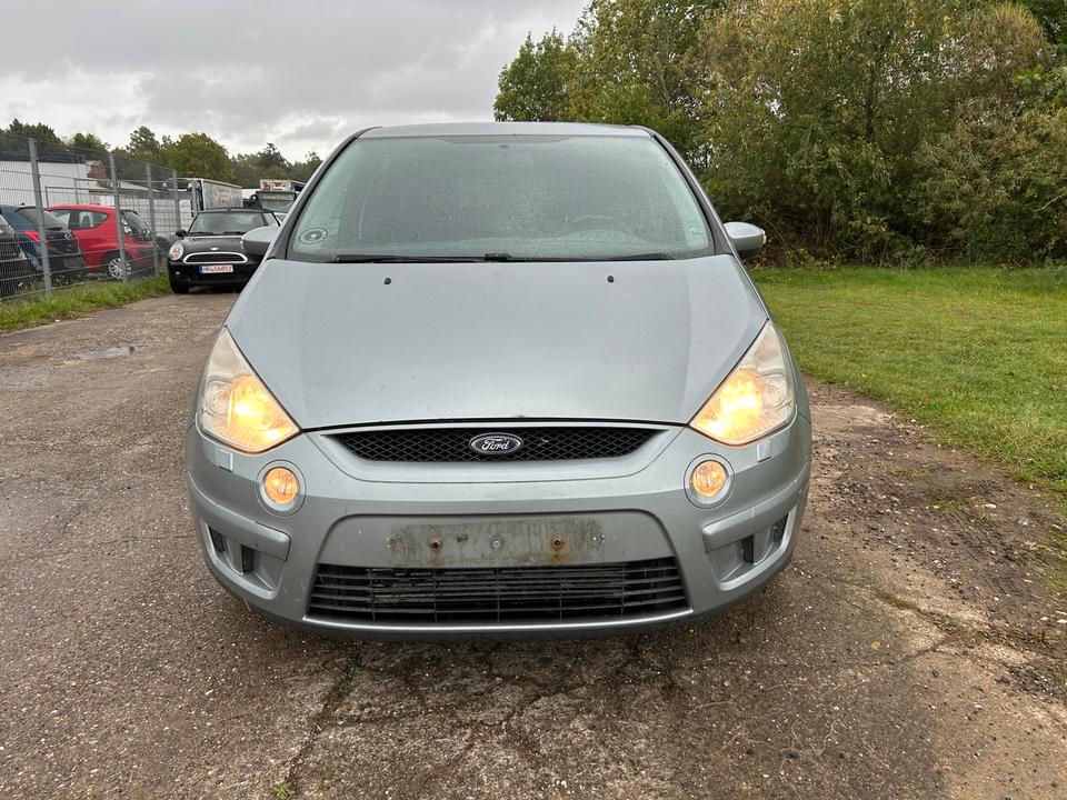 Ford S-Max 2008 — rear view
