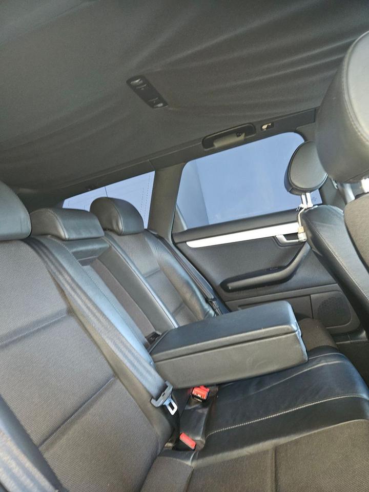 Audi A4 2004 — photo 10