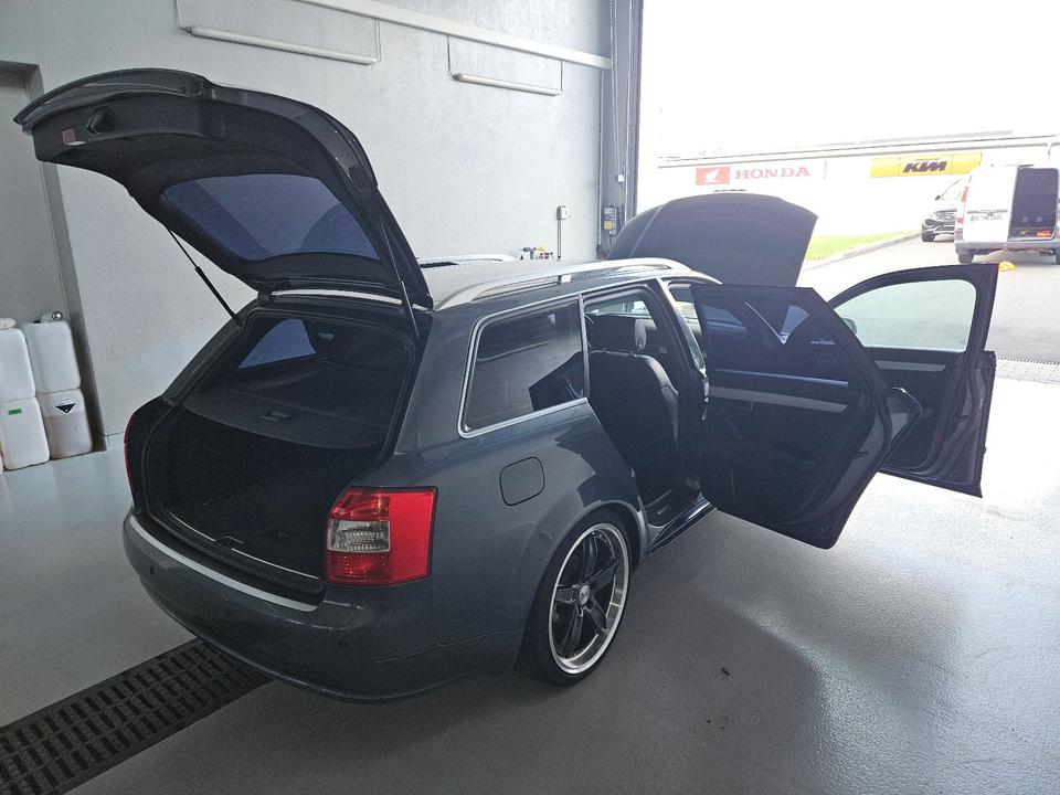 Audi A4 2004 — photo 8