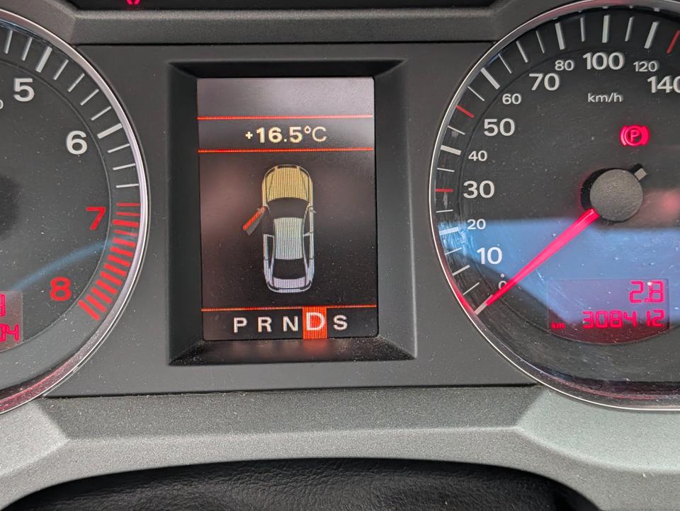Audi A6 2005 — photo 12