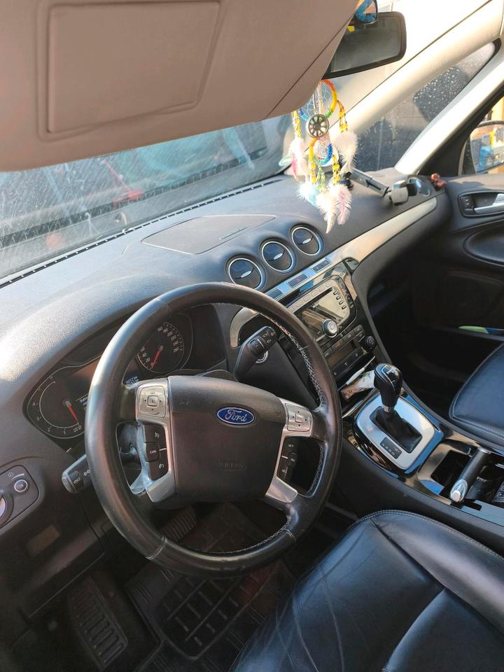 Ford S-Max 2011 — photo 12