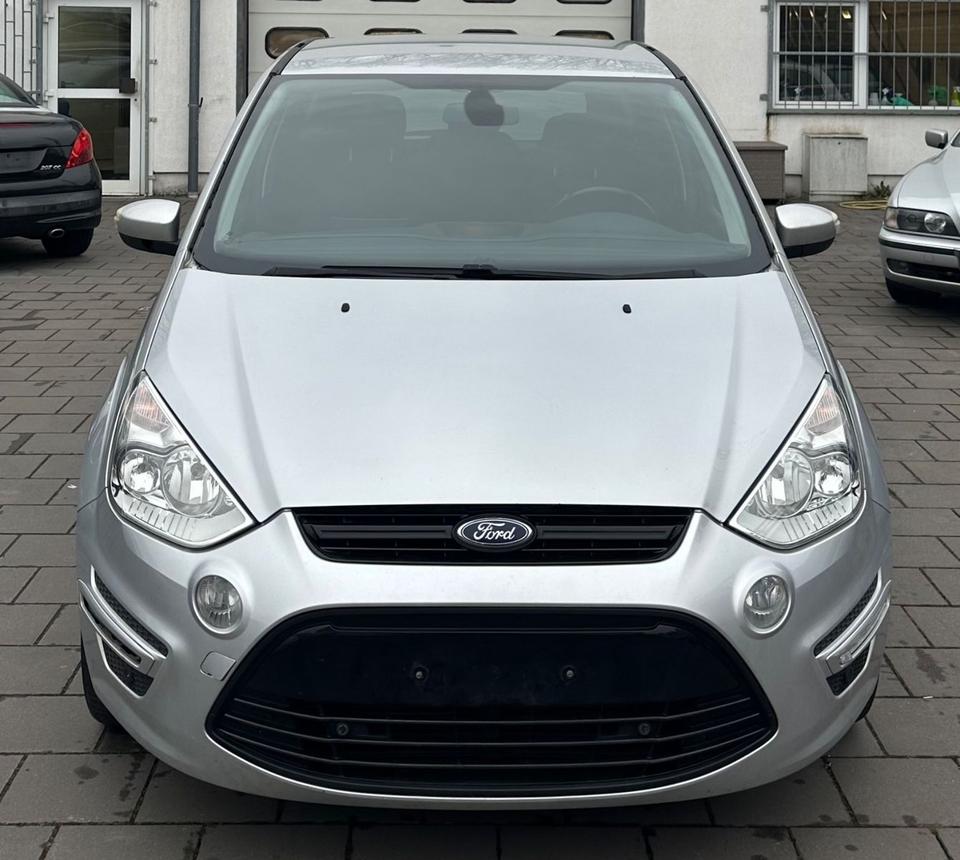 Ford S-Max 2015 — rear view