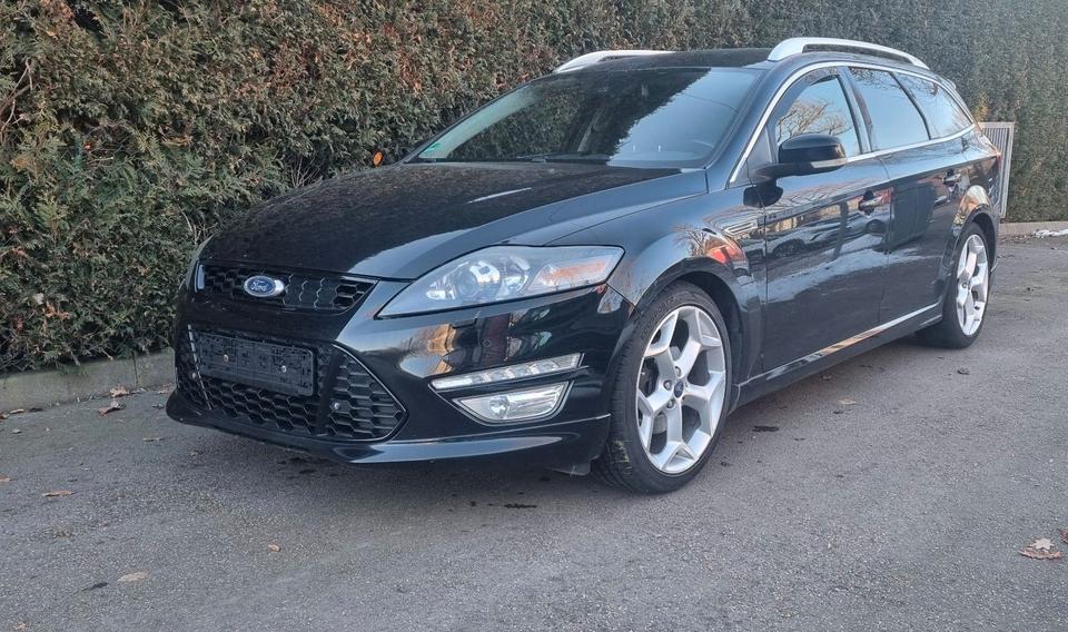Ford Mondeo 2012 — interior