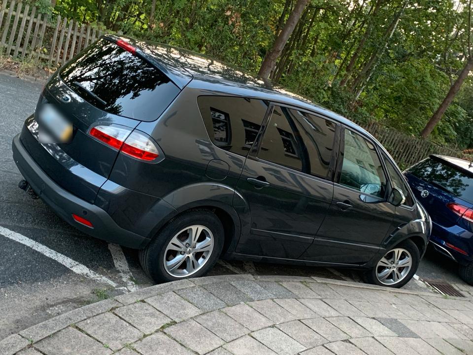 Ford S-Max 2007 — rear view