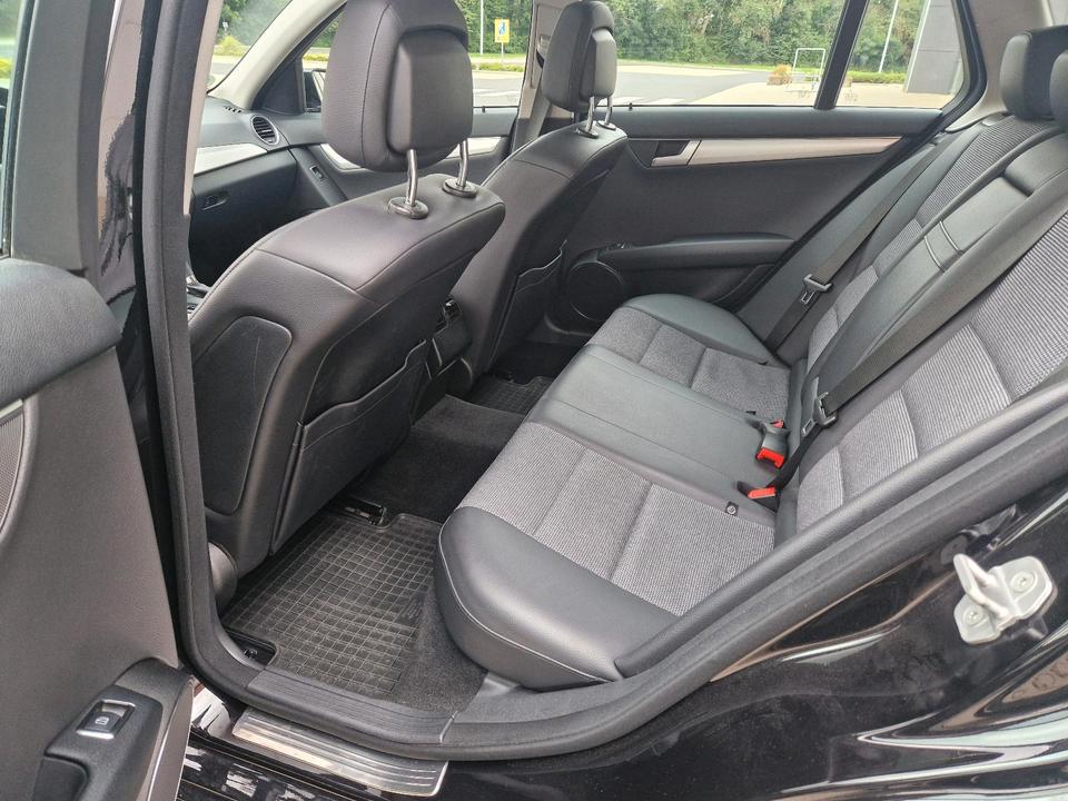 Mercedes Benz C 180 2012 — photo 14