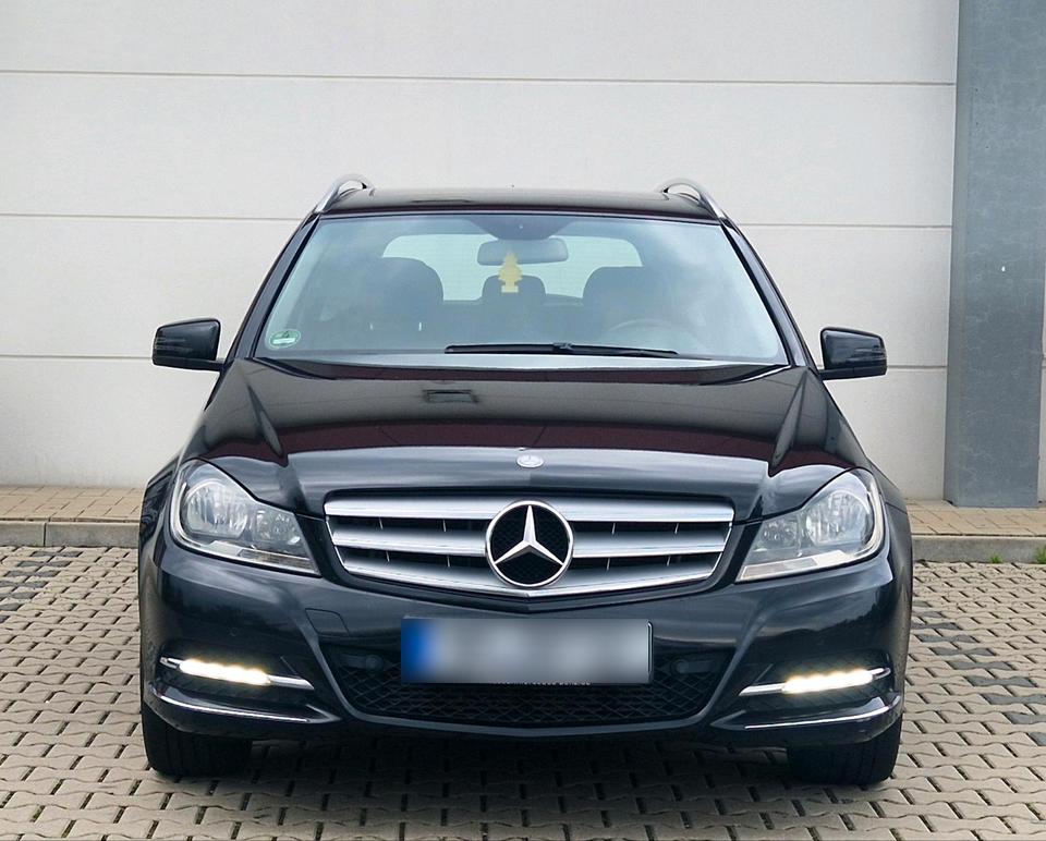 Mercedes Benz C 180 2012 — rear view