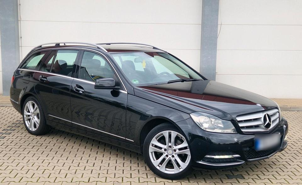 Mercedes Benz C 180 2012 — interior