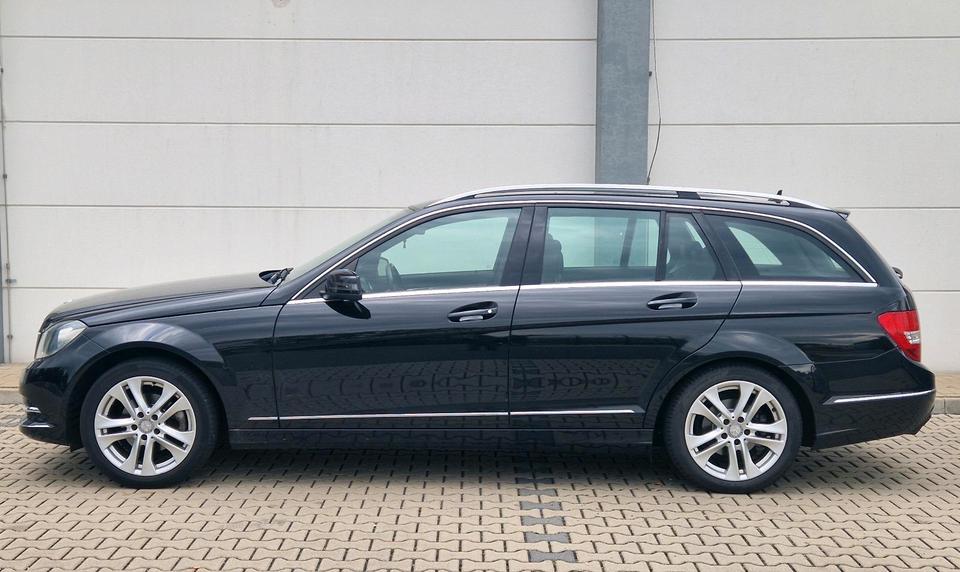 Mercedes Benz C 180 2012 — engine
