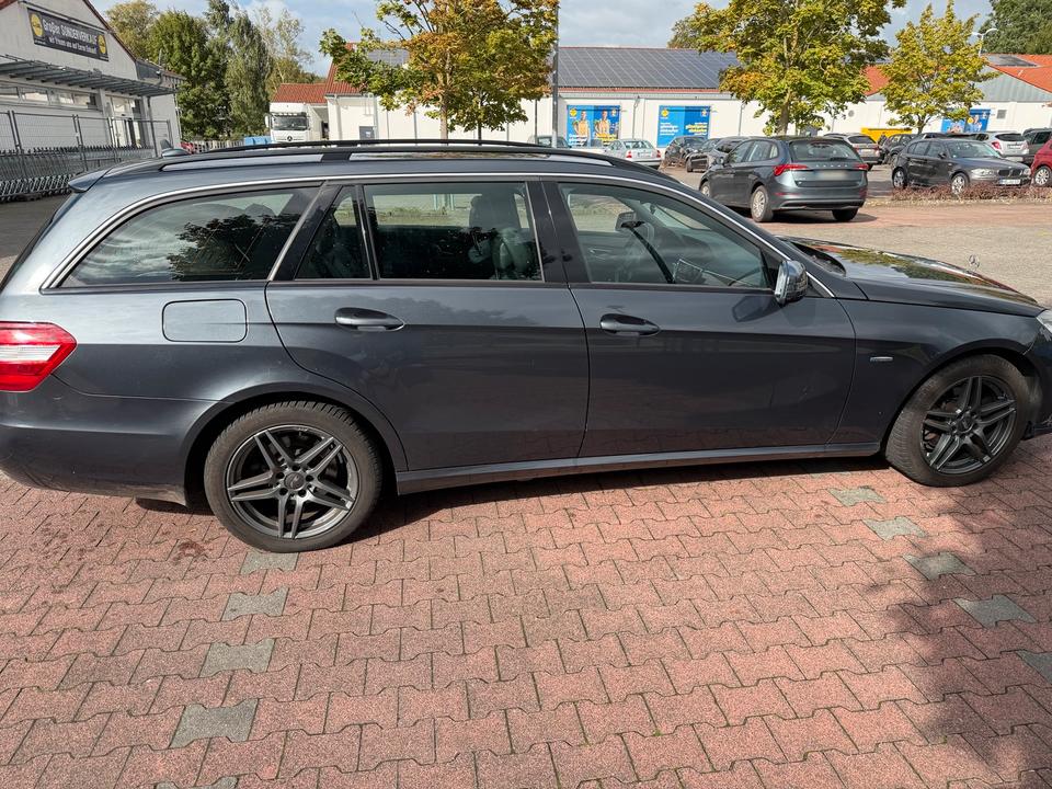 Mercedes Benz E 220 2010 — двигун