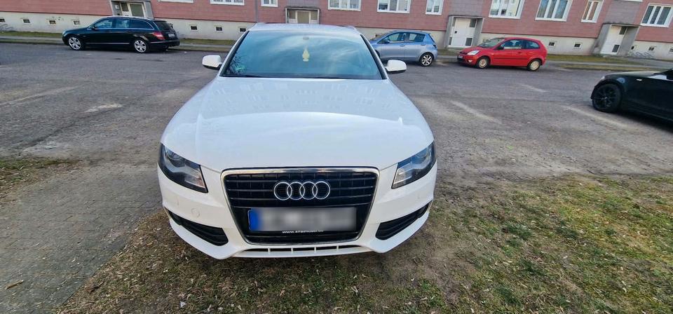 Audi A4, 2012