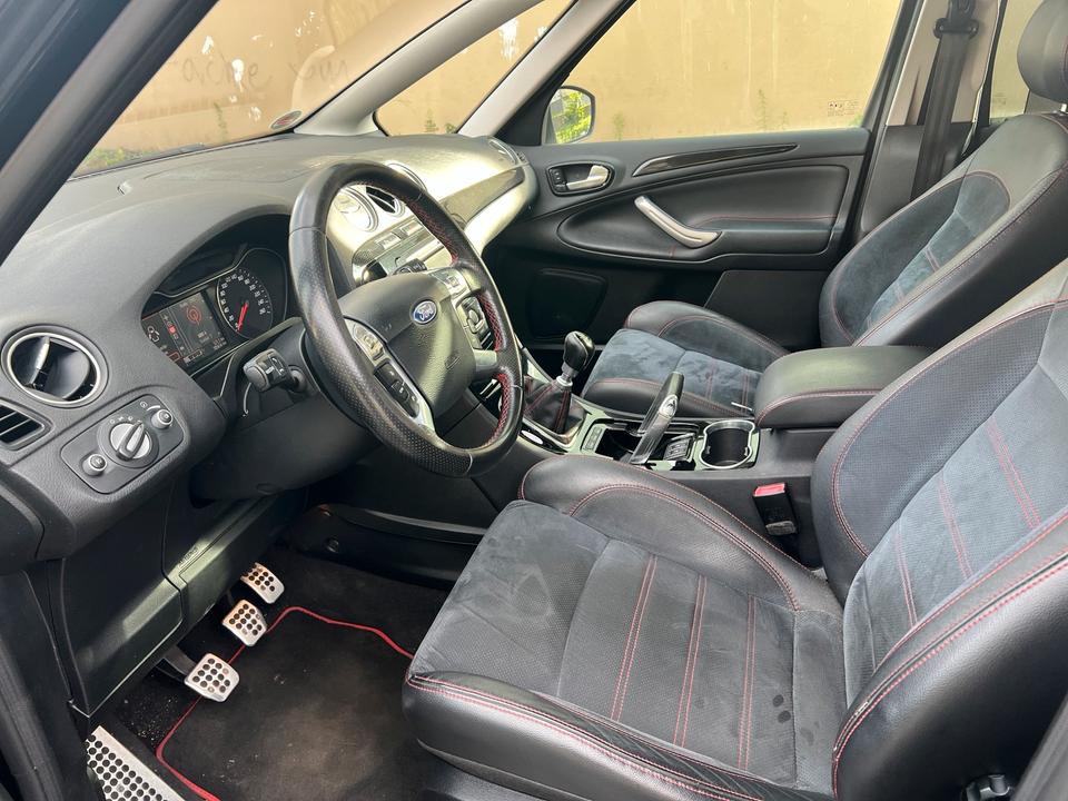 Ford S-Max 2011 — photo 11