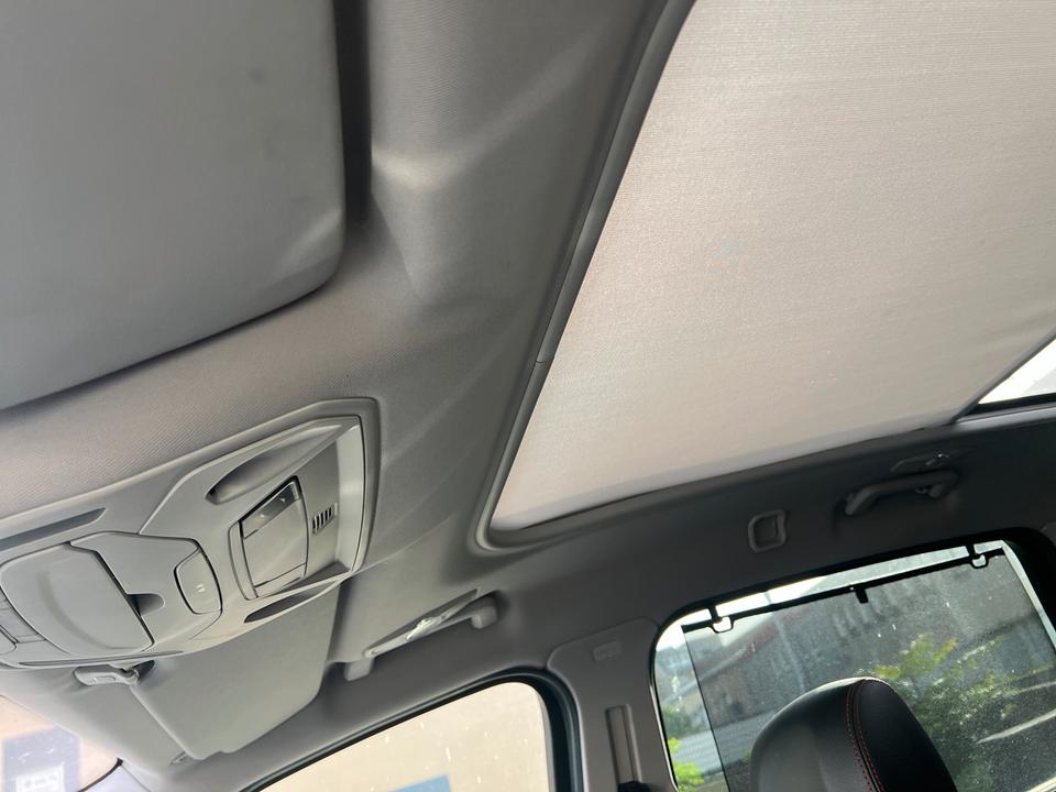 Ford S-Max 2011 — photo 14