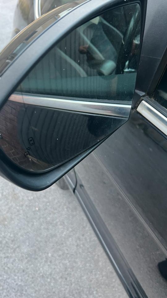 Ford S-Max 2011 — photo 18