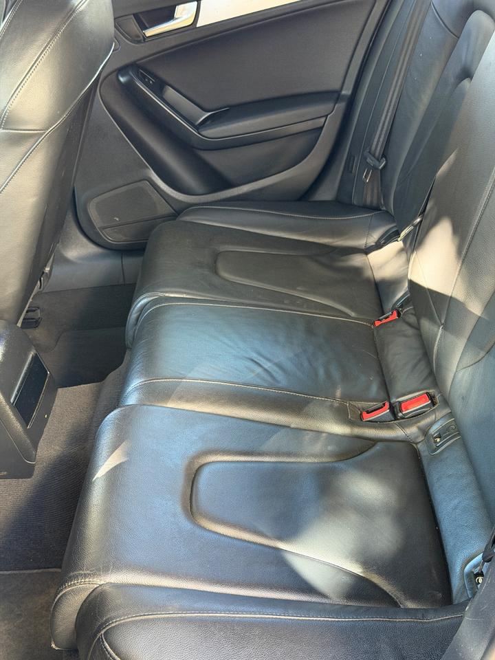 Audi A4 2009 — photo 11