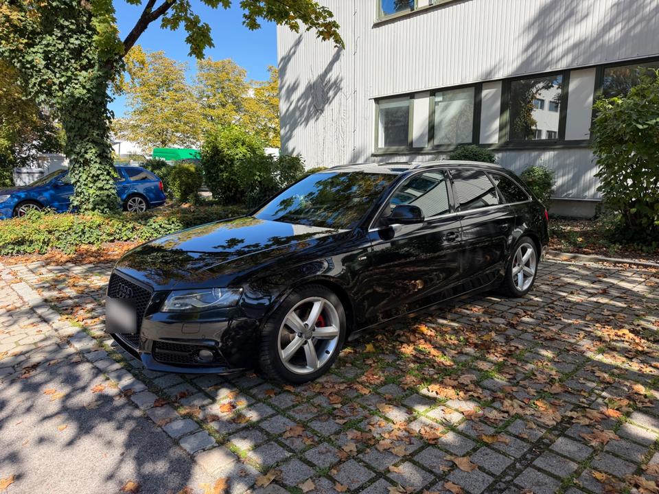 Audi A4 2009 — rear view