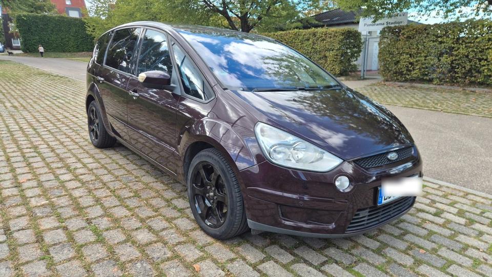Ford S-Max 2009 — салон