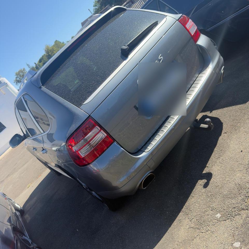 Porsche Cayenne 2006 — rear view
