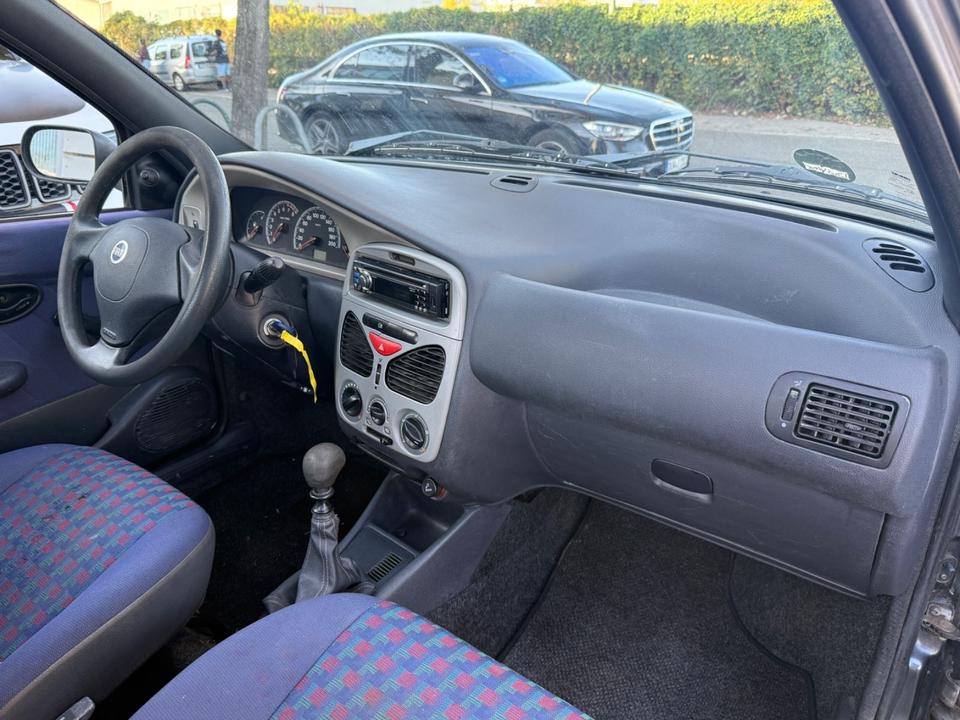 Fiat Strada 2004 — photo 12