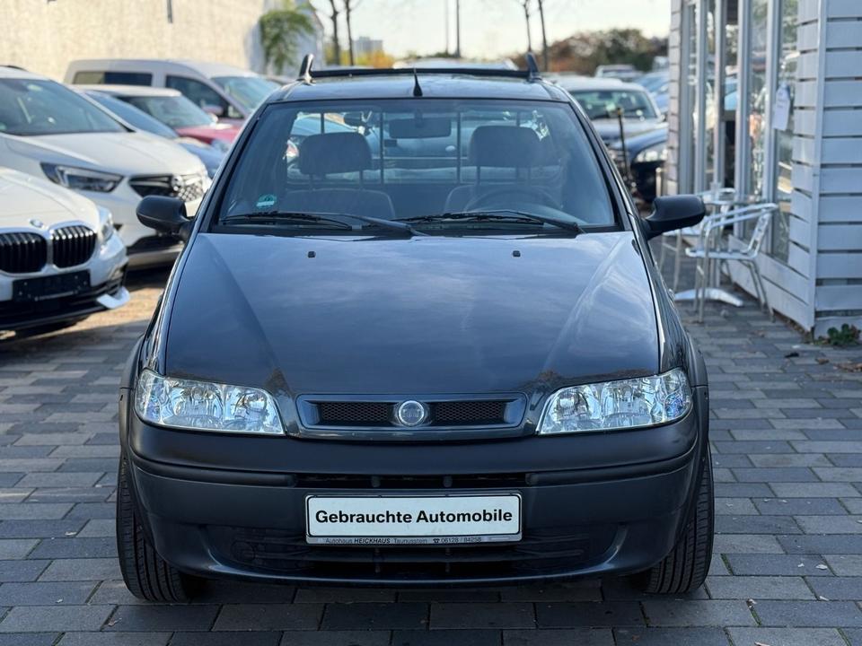 Fiat Strada 2004 — rear view