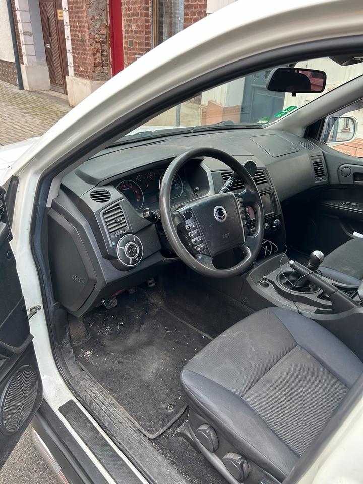 Ssangyong Actyon 2014 — interior