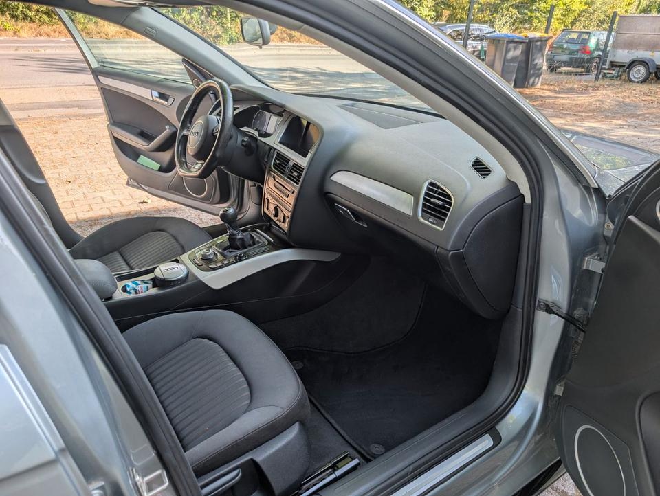 Audi A4 2008 — photo 7