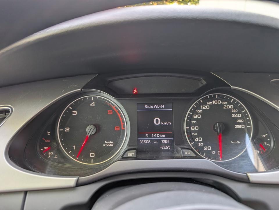 Audi A4 2008 — photo 9