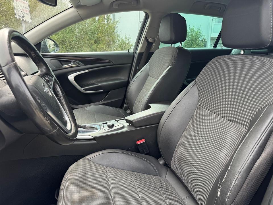 Opel Insignia 2013 — photo 11