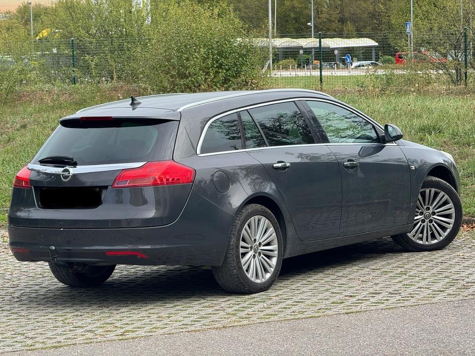 Opel Insignia 2013 — engine