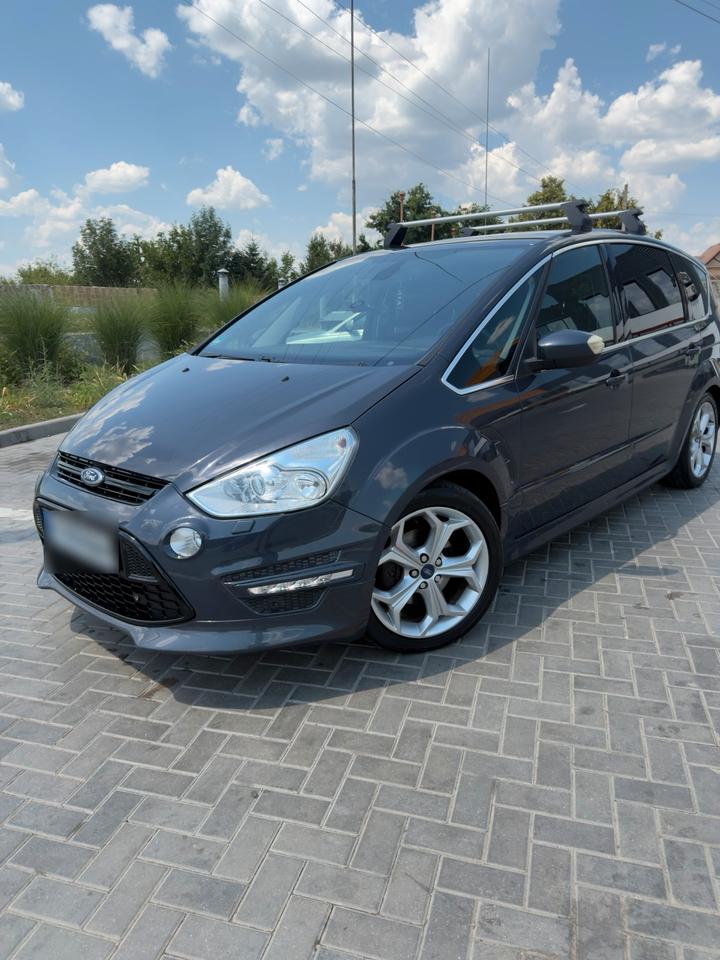 Ford S-Max 2012 — rear view
