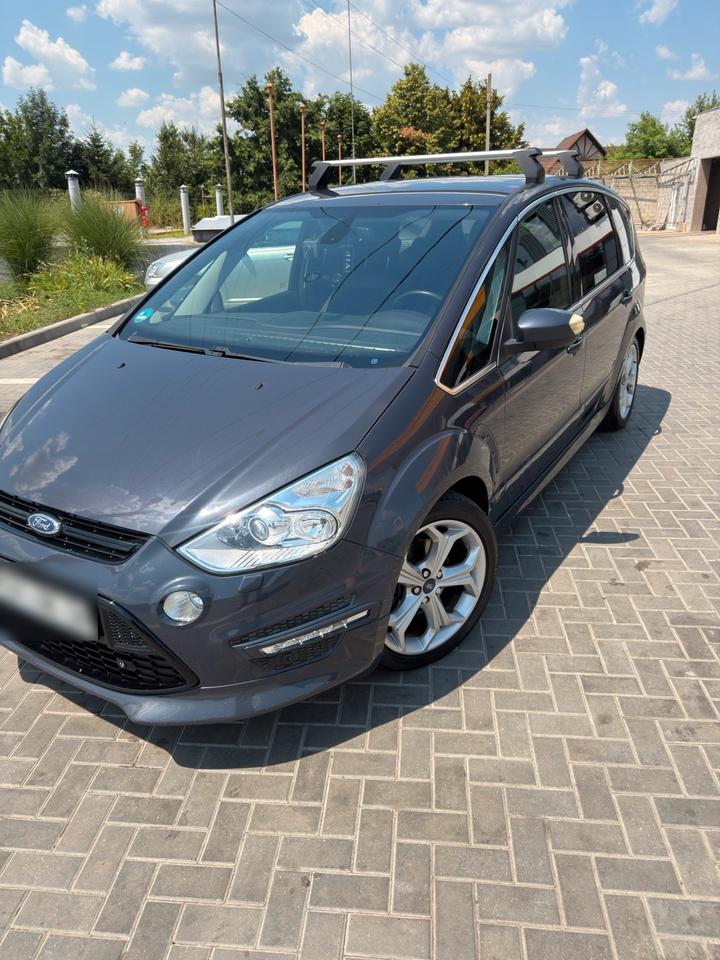 Ford S-Max 2012 — interior