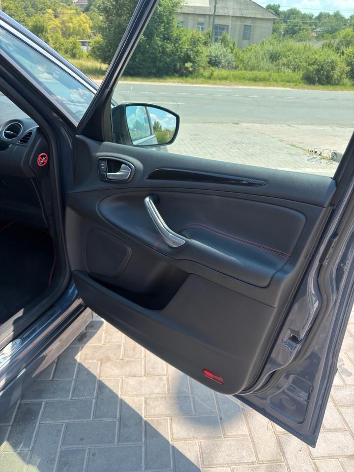Ford S-Max 2012 — photo 9