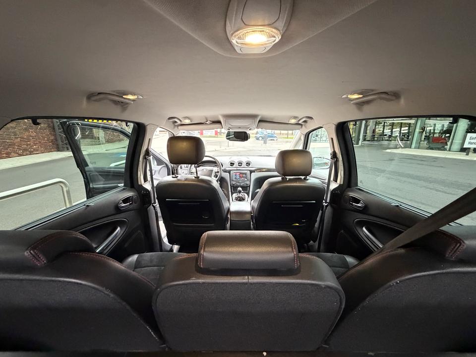 Ford S-Max 2012 — photo 11