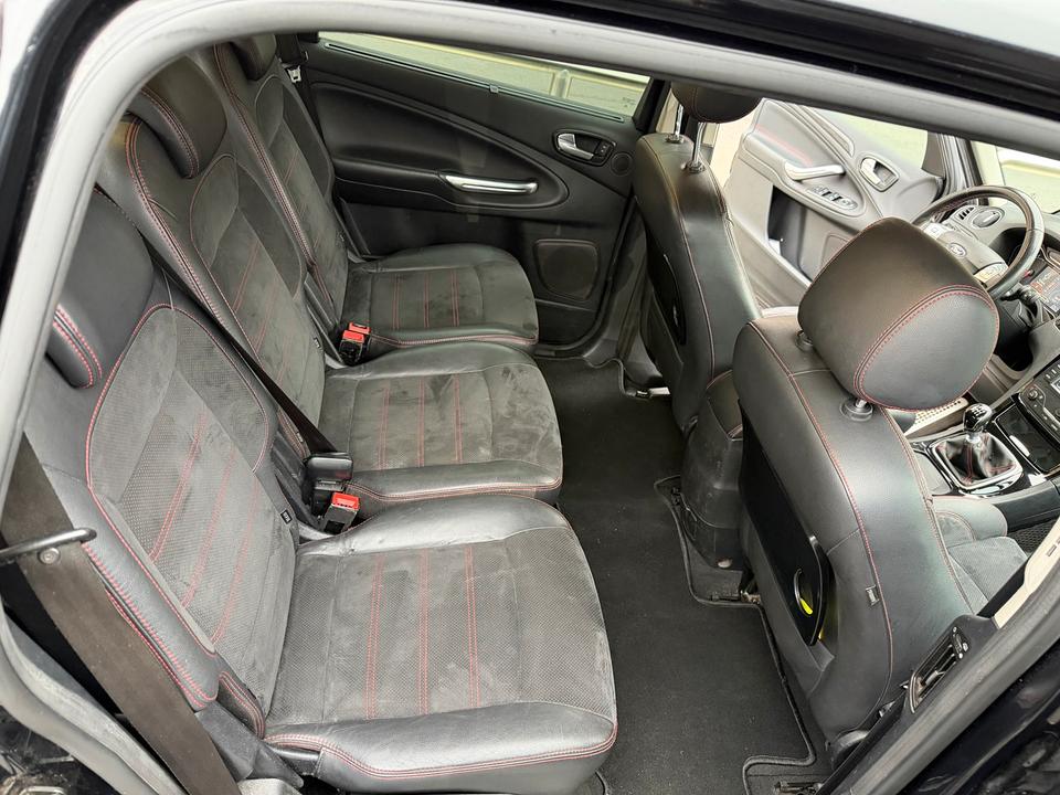 Ford S-Max 2012 — photo 12