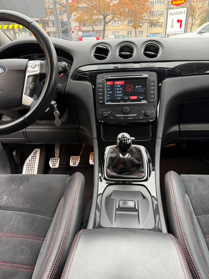 Ford S-Max 2012 — photo 14