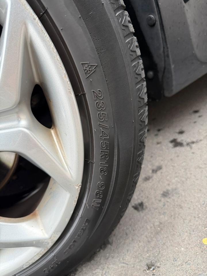 Ford S-Max 2012 — photo 19