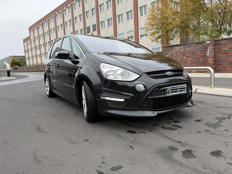 Ford S-Max 2012 — rear view