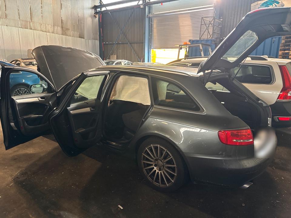 Audi A4 2010 — двигун
