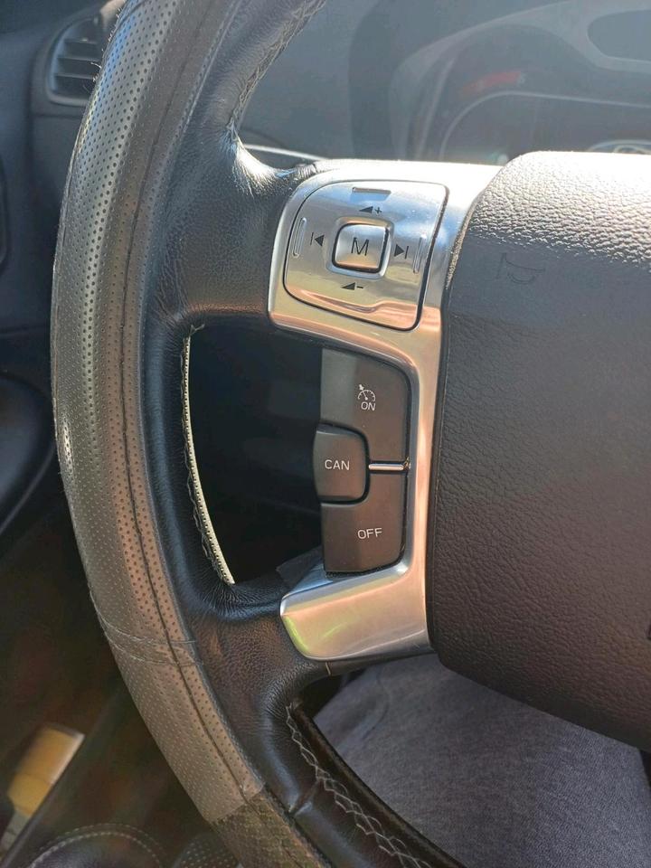 Ford S-Max 2009 — photo 16