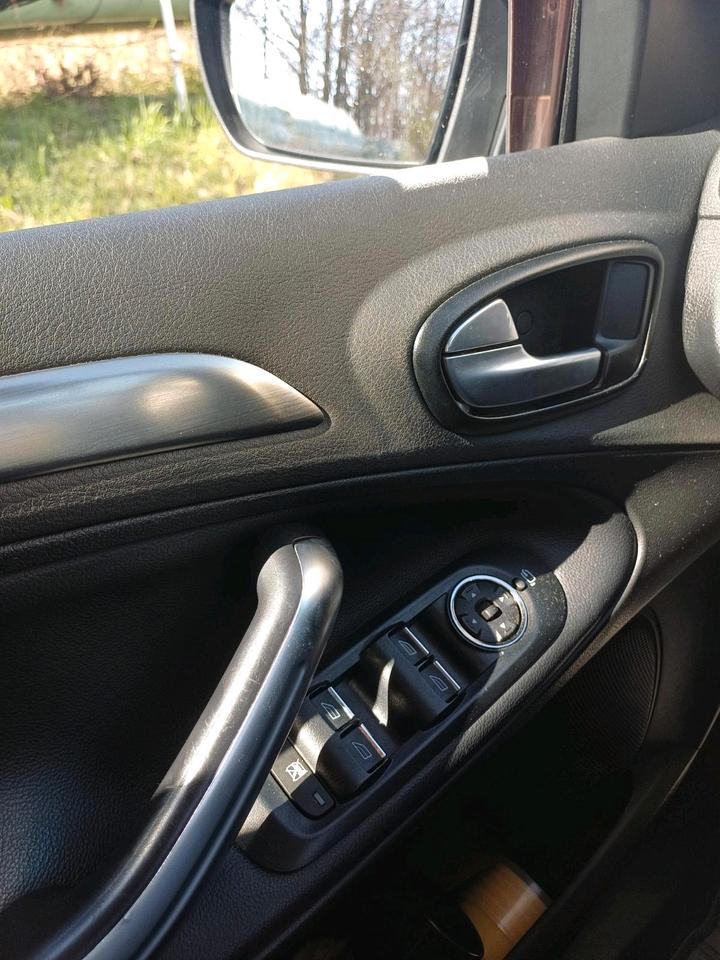 Ford S-Max 2009 — photo 17
