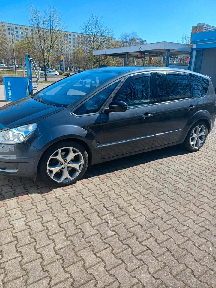 Ford S-Max 2009 — interior