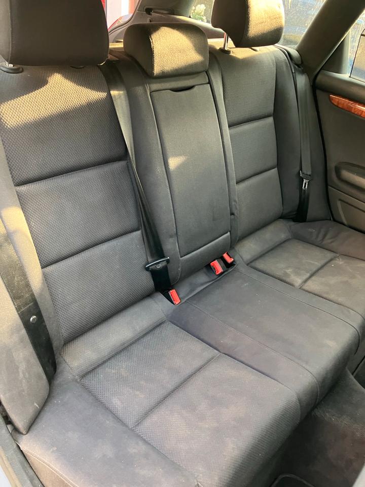 Audi A4 2004 — photo 12